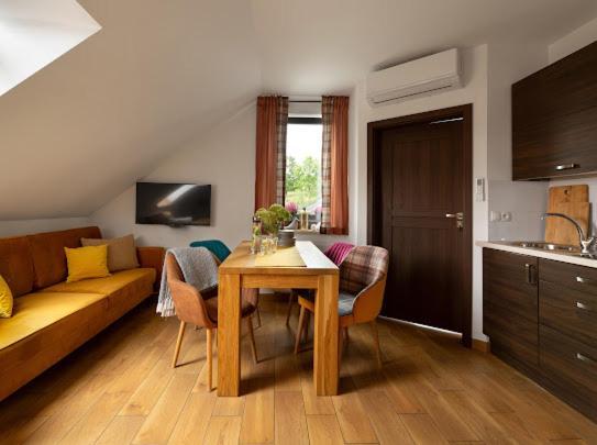 Apartamenty U Harrego I Przy Stawie Spa Z Klimatyzacja, Balia, Sauna, Ogrodem I Parkingiem Kudowa-Zdrój Εξωτερικό φωτογραφία